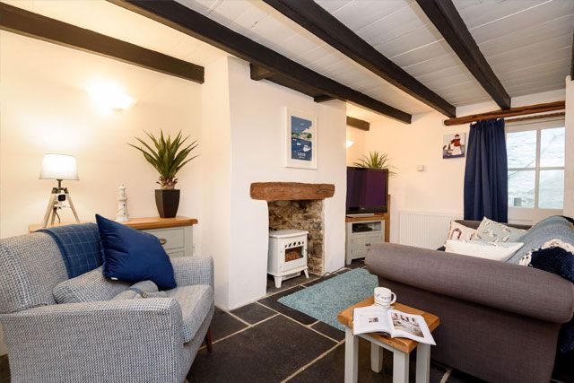 Looe Holiday Cottage interior, dog friendly