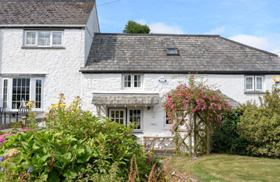 looe holiday cottages to let